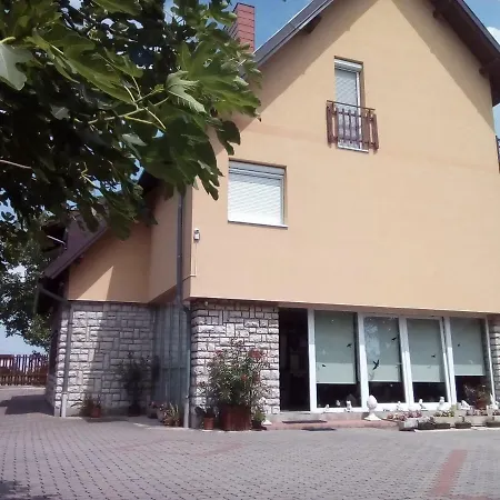 Kata Vendeghaz Balatonfüred